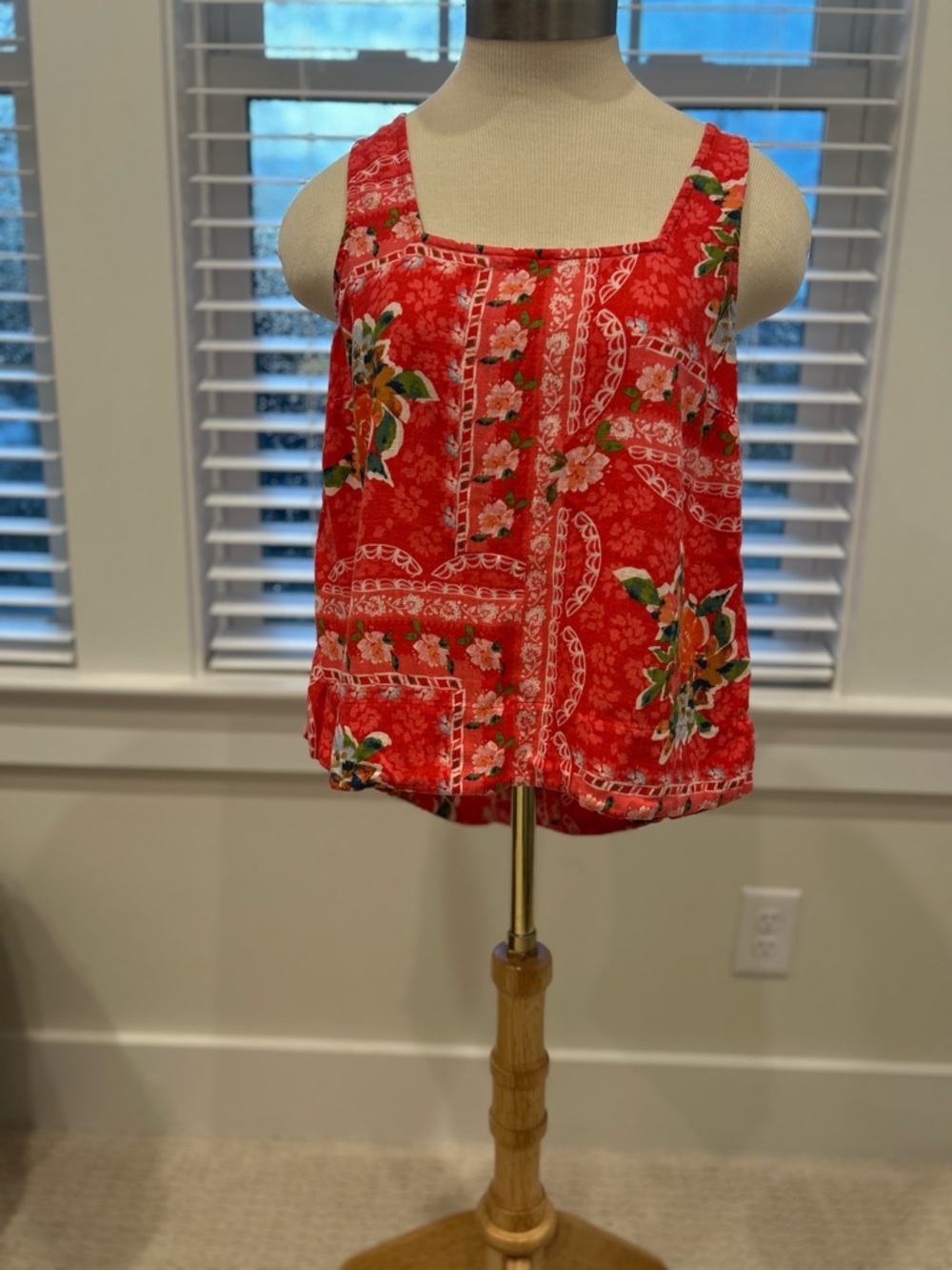 Lauren Conrad Salmon Colored Airy Tank Top Size Small - Picture 3 of 7